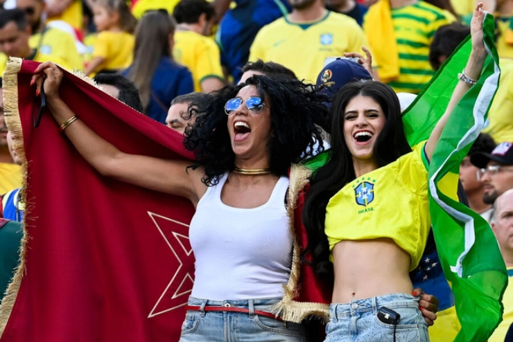 Nói về vẻ đẹp, sự bốc lửa, fan nữ Brazil luôn nằm trong top đầu&nbsp;