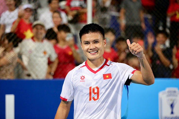 Quang Hải tiếp tục thể hiện tầm quan trọng với bàn ấn định chiến thắng 7-0 cho ĐT Việt Nam.
