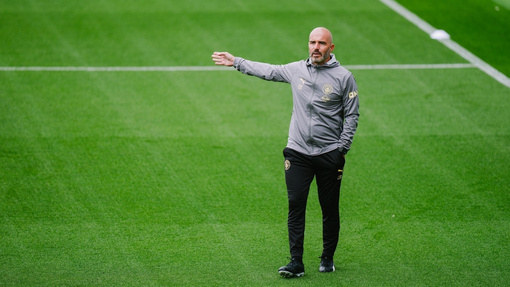 Maresca chỉ đạo buổi tập của Man City ngày 24/7. Ảnh: Man City 