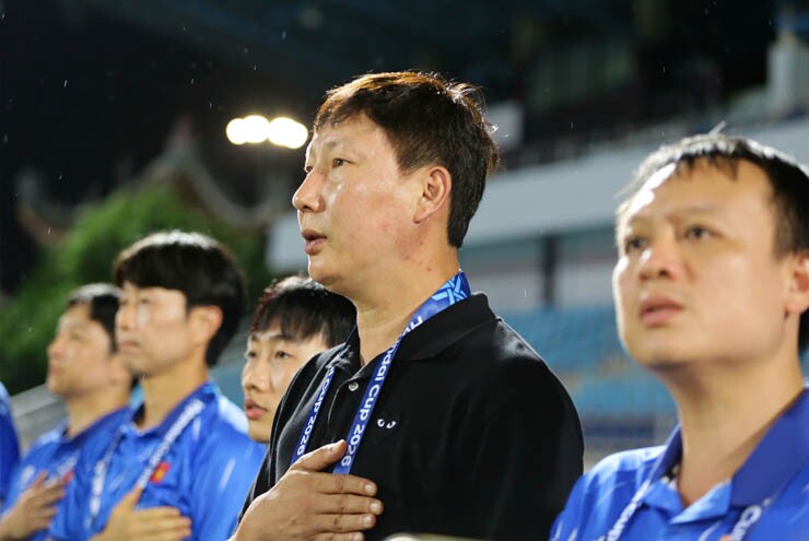 Đẳng cấp cầm quân của HLV Kim Sang Sik