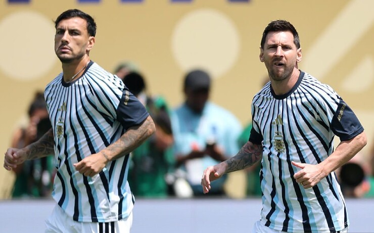 Ý tưởng trao Messi Siêu Quả bóng vàng, đồng đội hé lộ bất ngờ về tương lai M10 - 2