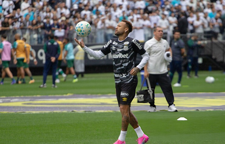 Neymar phản pháo chỉ trích vì chơi poker