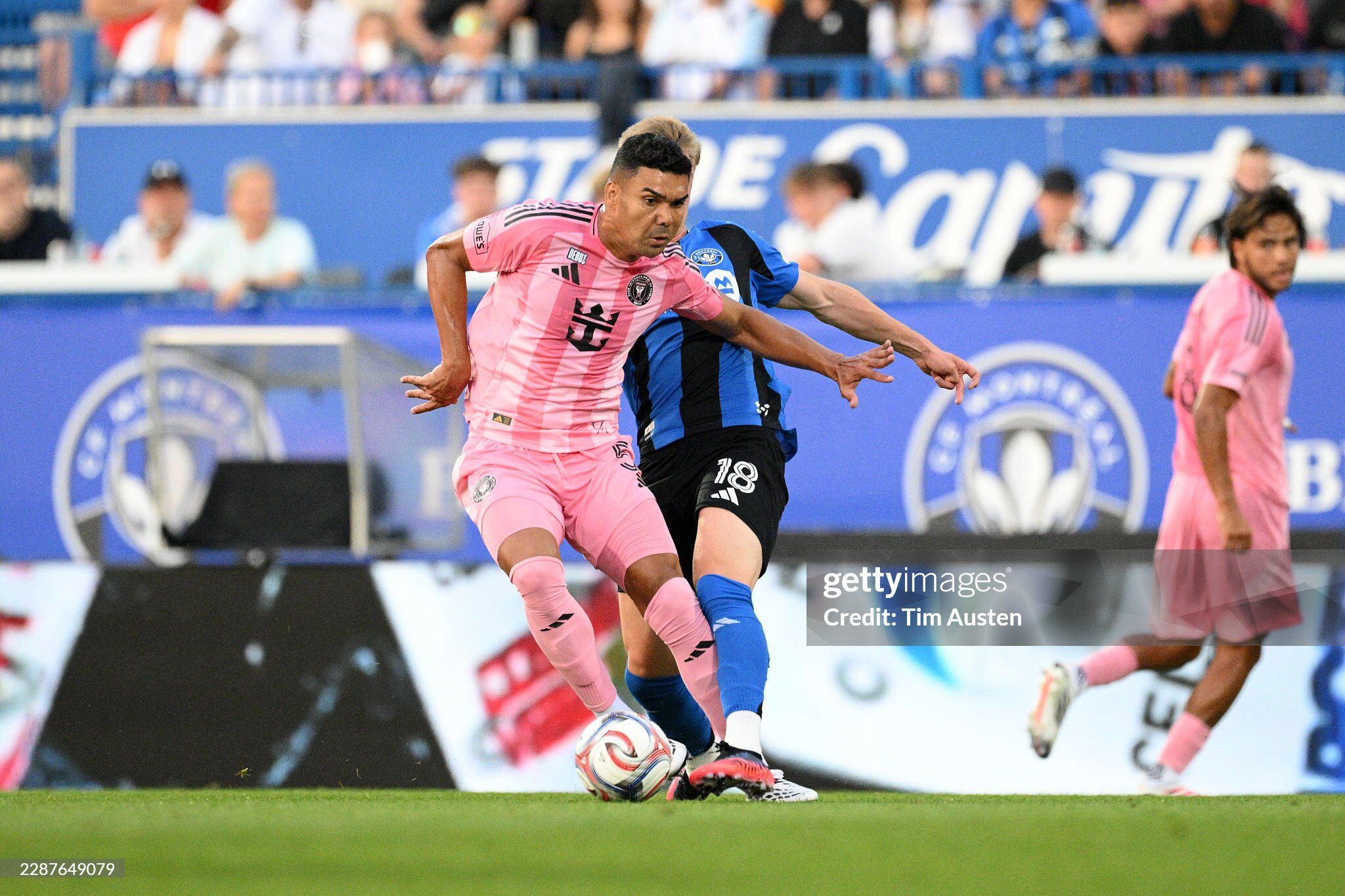 Casemiro ra mắt CLB mới
