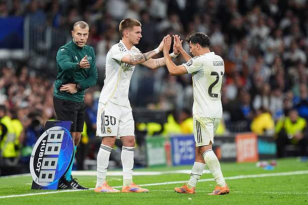 Cánh phải của Real Madrid đã không có một tiền đạo đá đúng sở trường trong nhiều năm