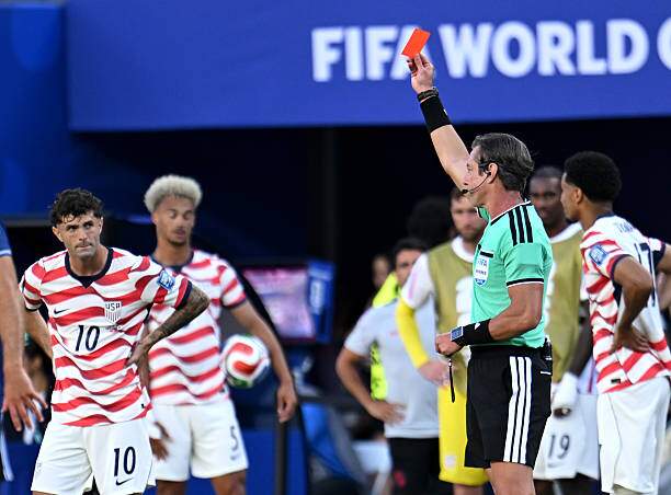 Vụ Balogun được hoãn thi hành án treo giò tại World Cup gây nhiều phẫn nộ