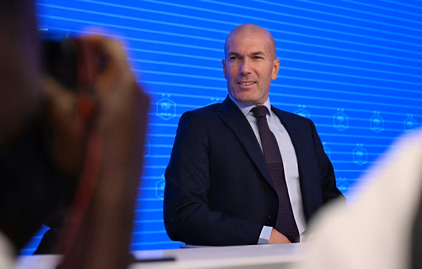 Zinedine Zidane nhận lương cao cỡ nào khi dẫn dắt tuyển Pháp? - 1