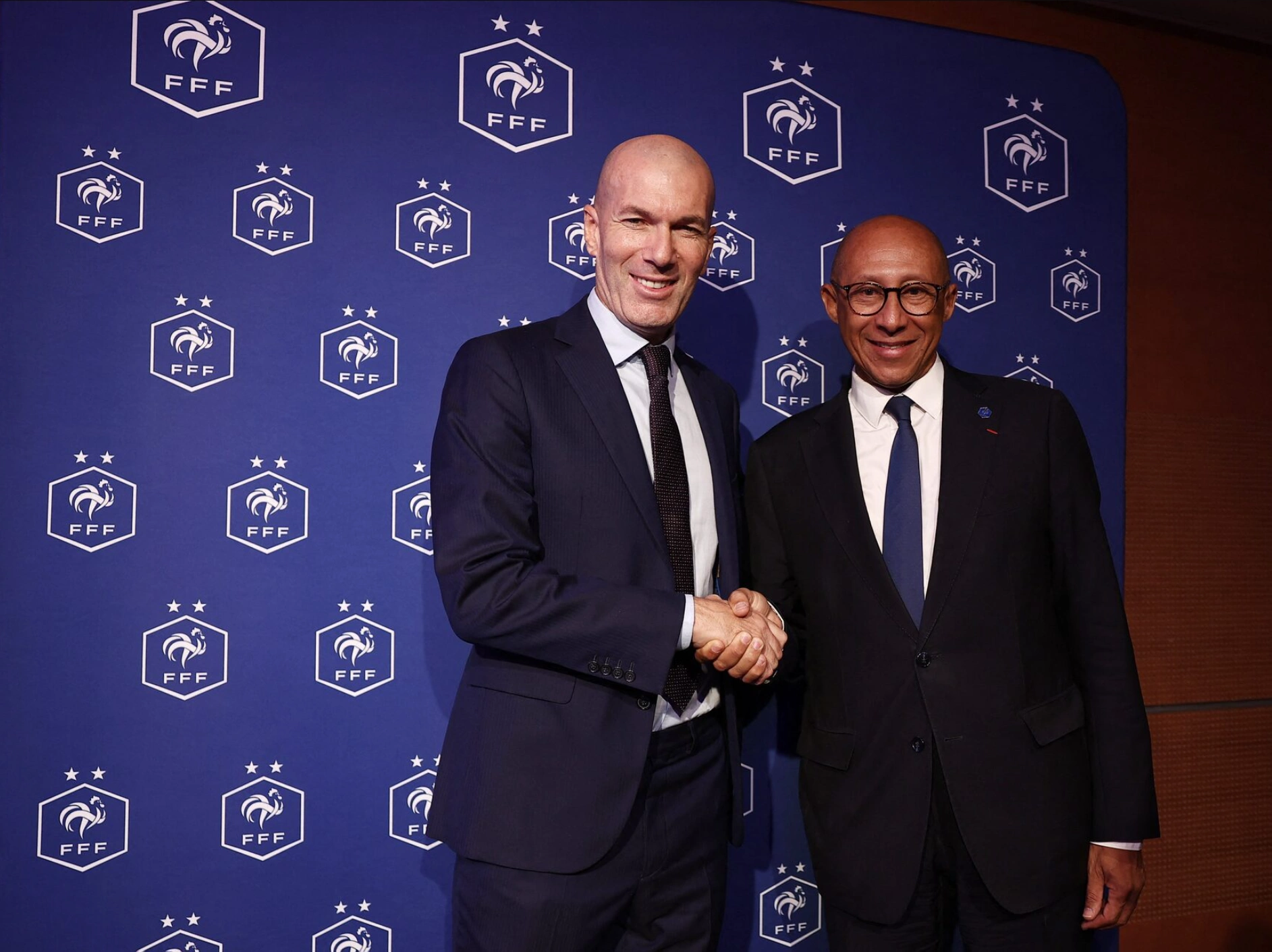 HLV Zidane chính thức nhận nhiệm vụ tại ĐT Pháp
