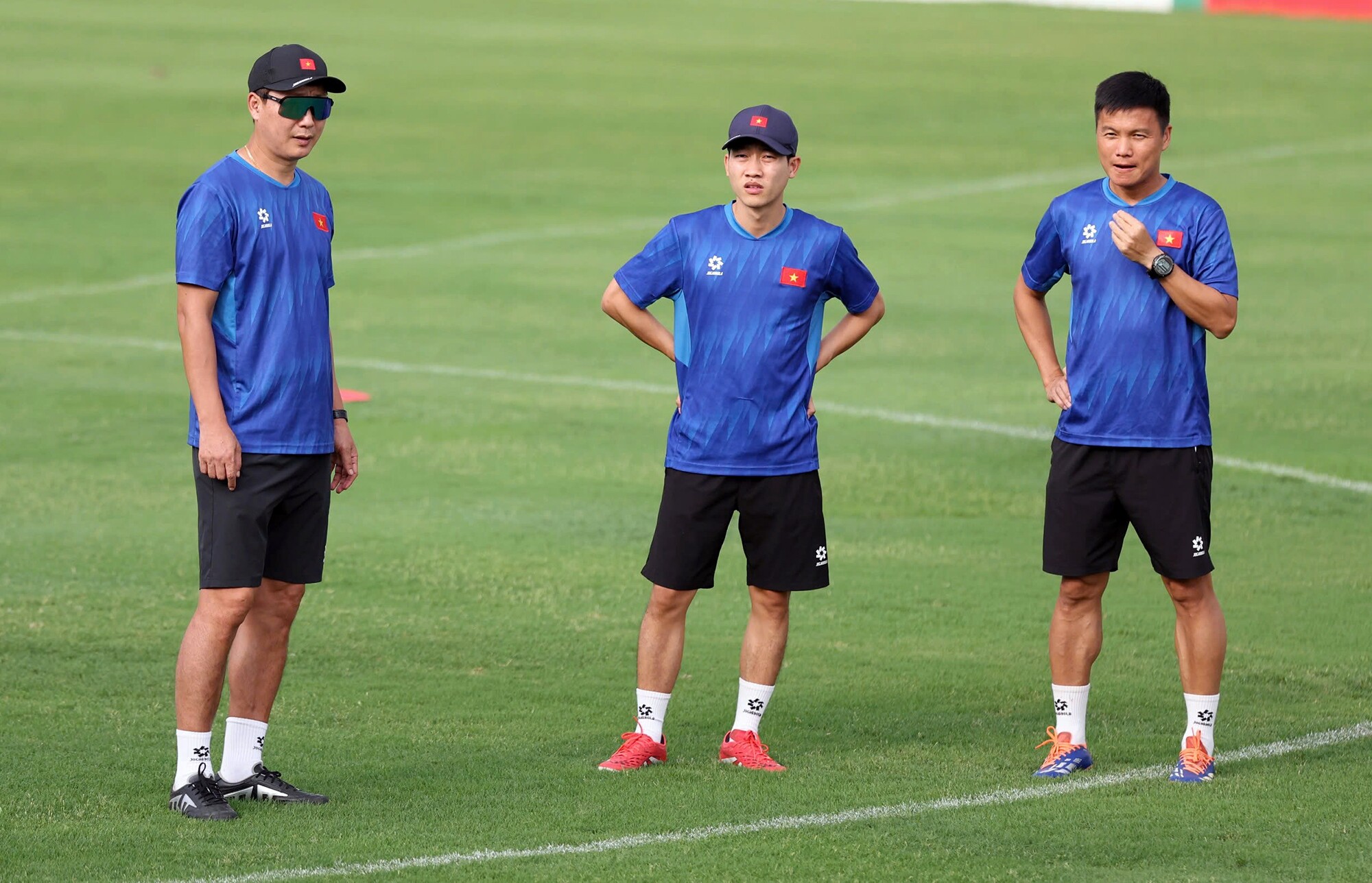 Dự kiến, thầy trò HLV Kim Sang Sik có thêm một buổi tập quan trọng nữa trên sân Mỹ Đình chiều ngày 30/7, trước khi hướng đến mục tiêu giành trọn 3 điểm trước Singapore vào 20h tối ngày 31/7.
