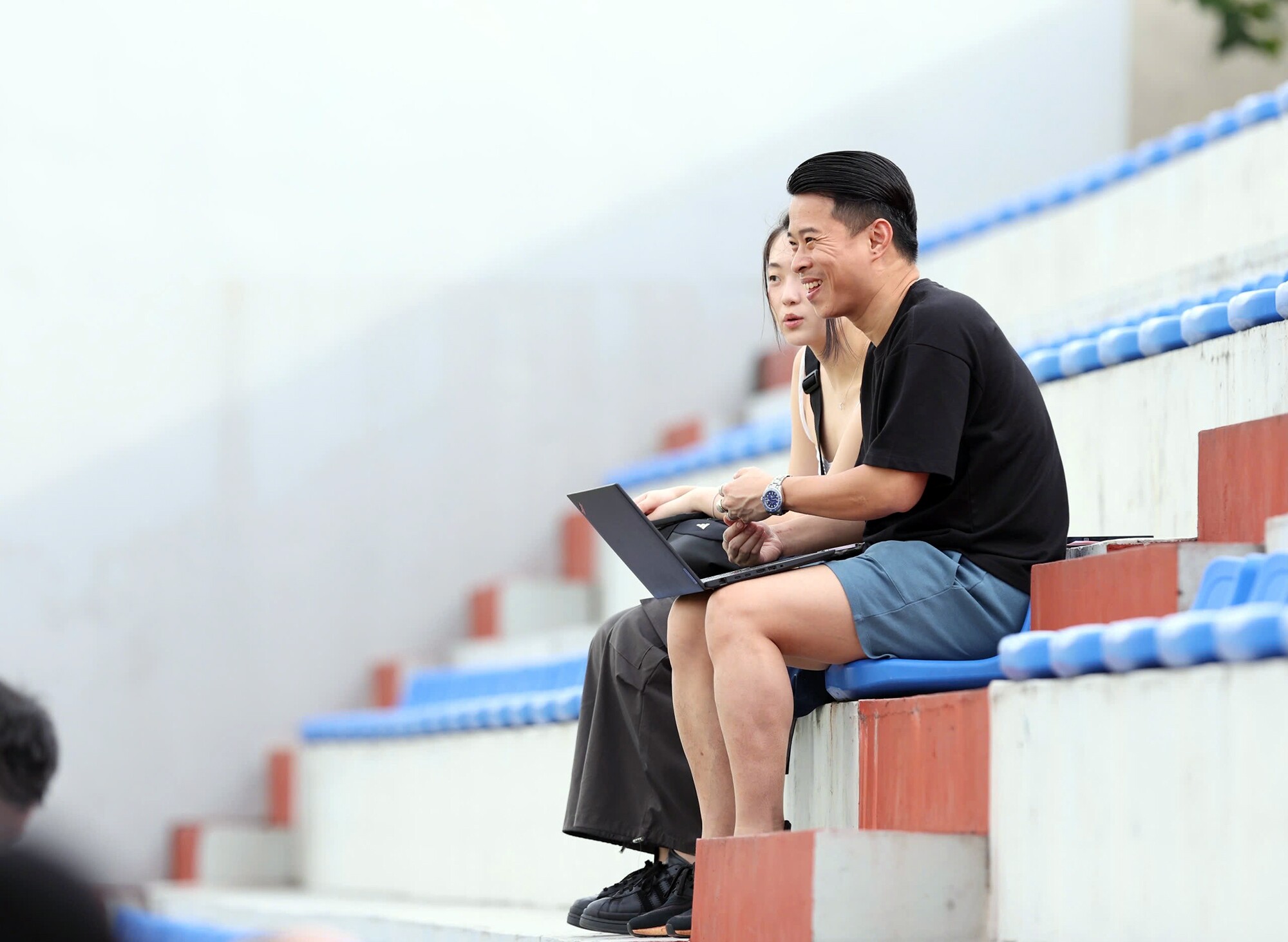 Không khí tích cực của đội tuyển Việt Nam cũng diễn ra trước sự chứng kiến của một số phóng viên Singapore có mặt tác nghiệp tại Hà Nội.