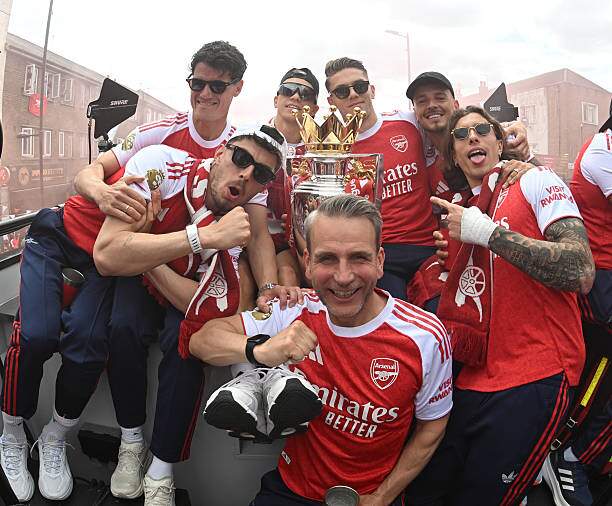 Arsenal ăn nên làm ra với chức vô địch Premier League, nhưng họ vẫn còn kém khá xa Real Madrid về khả năng trả lương cầu thủ