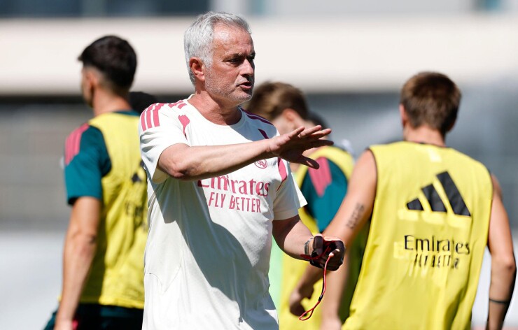 Mourinho sẽ tránh xa mâu thuẫn với truyền thông, trọng tài và... Barcelona