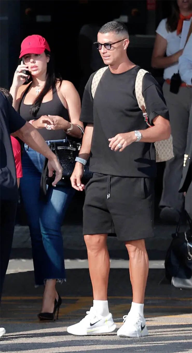 Ronaldo đeo nhẫn kim cương giống với của Georgina