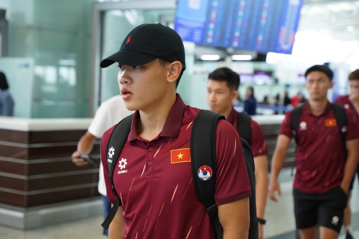 Đình Bắc đang trở thành tâm điểm khi bị HLV Kim Sang Sik rút khỏi sân sau 40 phút ở trận hòa Singapore 0-0