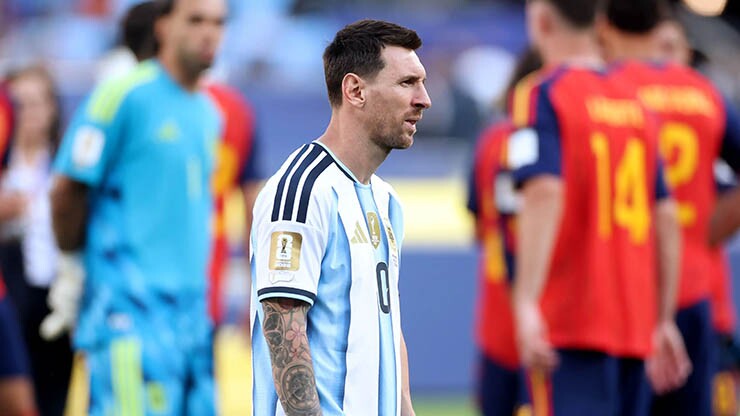 Messi không bị ảnh hưởng bởi 2 vụ việc