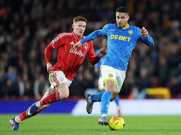Anderson và Gomes, cuộc đụng độ giữa 2 tiền vệ tranh chấp hàng đầu Premier League