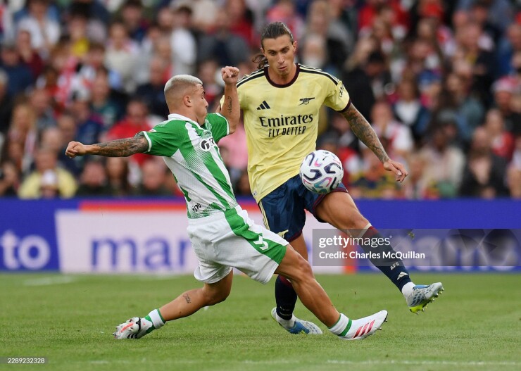 Arsenal thua đậm vì hàng loạt sai lầm