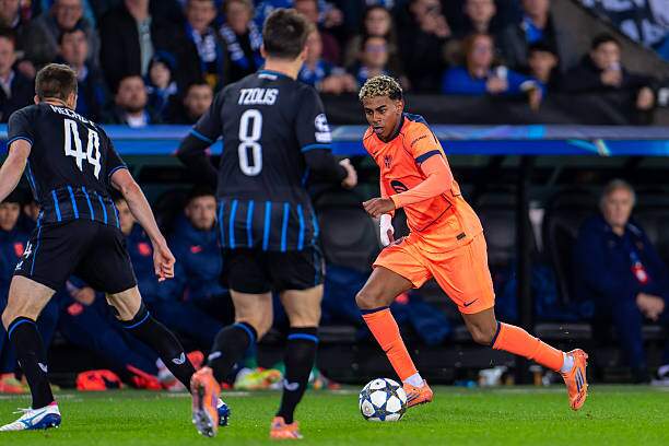 Tzolis (số 8) đối đầu Barca & Lamine Yamal ở Cúp C1 mùa 2025/26