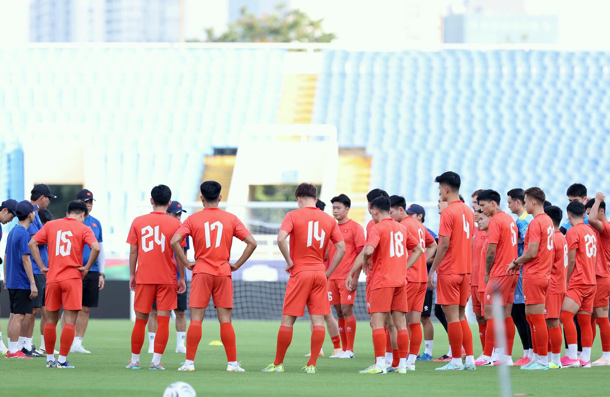 Trước đó, ĐT Việt Nam cũng từng đóng cửa tập kín ở sân Mỹ Đình trước các trận đấu quan trọng ở vòng bảng.&nbsp;