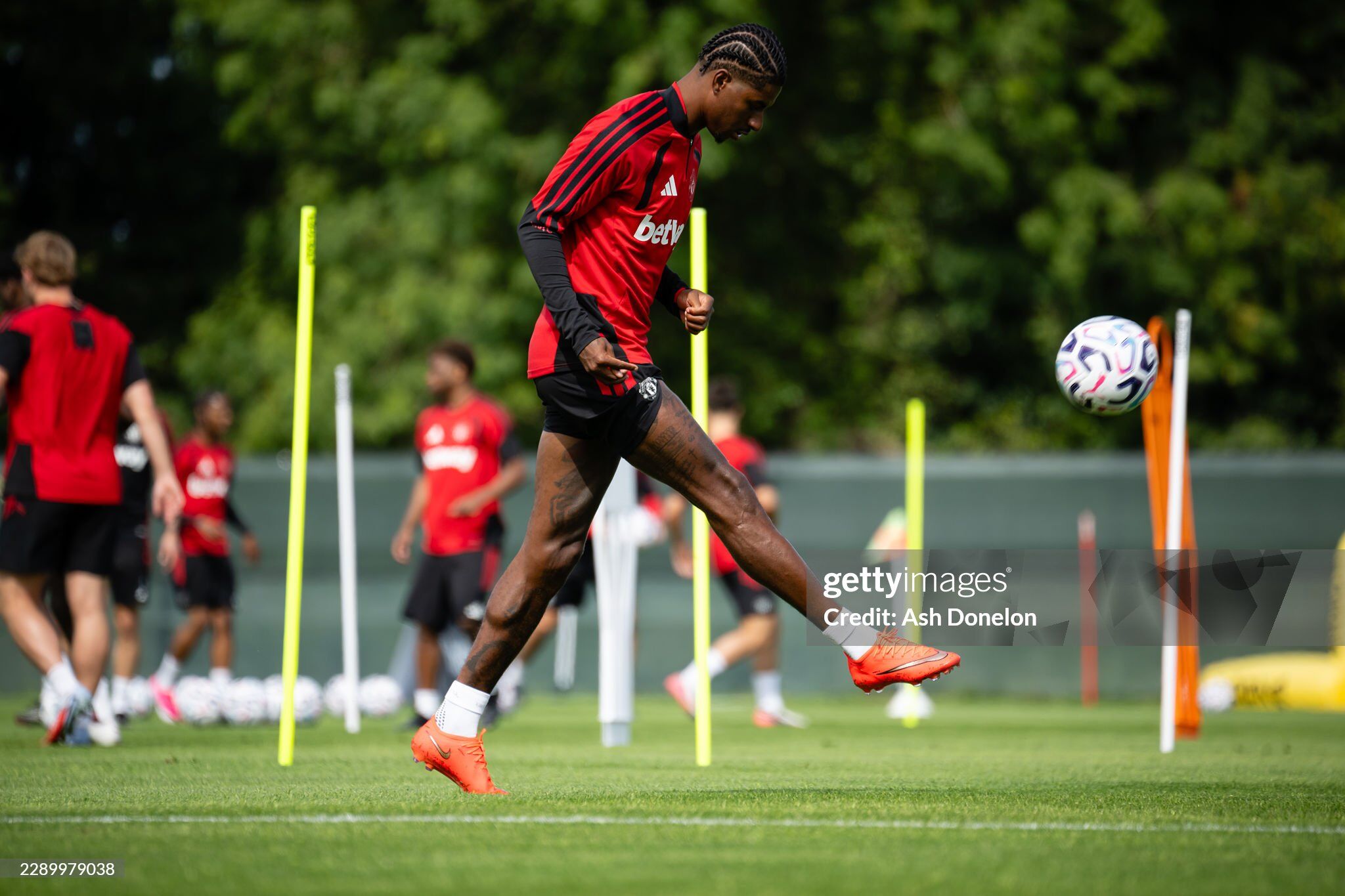 Rashford tập luyện cùng MU