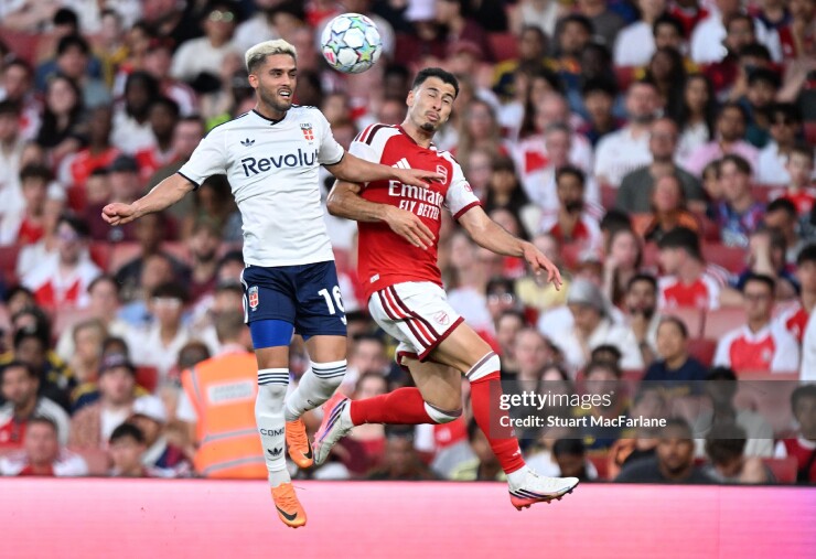 Arsenal đánh bại Como trên chấm luân lưu