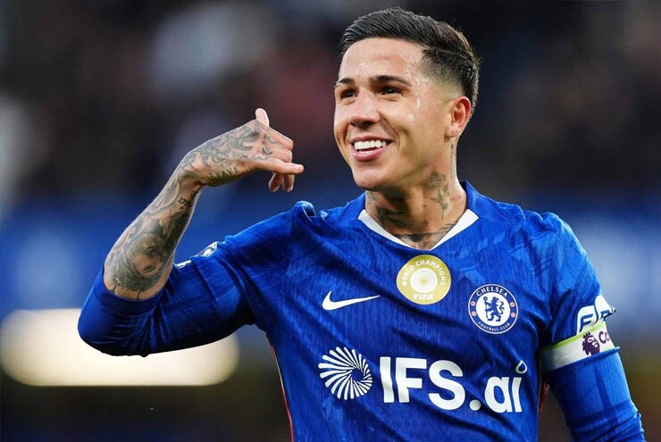 Enzo Fernandez thấp thỏm chờ xem liệu Man City có xuống tiền chiêu mộ bản thân hay không