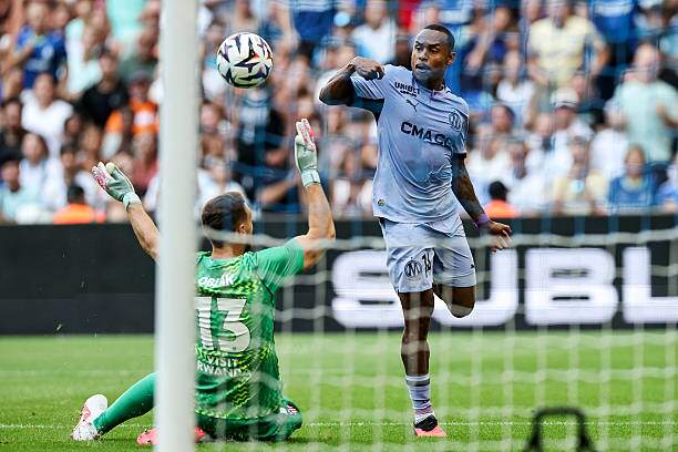 Paixao ghi bàn đưa Marseille dẫn trước