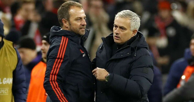 Mourinho và Flick sở hữu triết lý bóng đá hoàn toàn khác biệt nhau