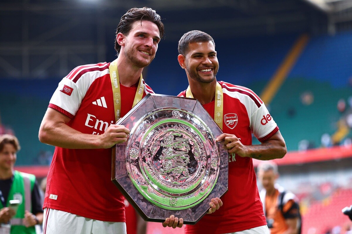 Danh hiệu đầu tiên của Bruno&nbsp;Guimaraes trong màu áo Arsenal. Tiền vệ người Brazil cho thấy anh đã đưa ra quyết định đúng đắn.