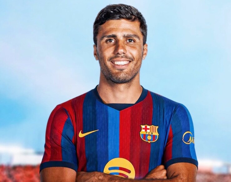 Lộ thời điểm Rodri ra mắt Barcelona, Quả bóng vàng "lấy" số áo từ đàn em - 1