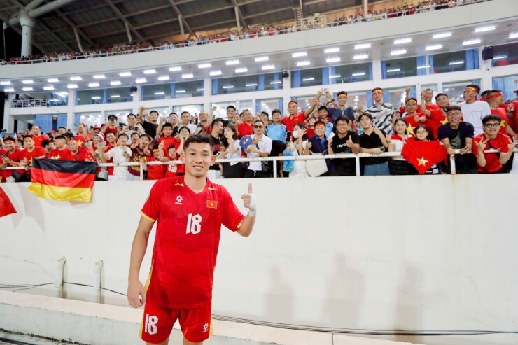 Trận đấu kết thúc với chiến thắng 2-0 nghiêng về ĐT Việt Nam. Thậm chí nếu sắc bén hơn, "Những chiến binh sao vàng" có thể giành kết quả ấn tượng hơn ngoài 2 pha lập công của Xuân Son