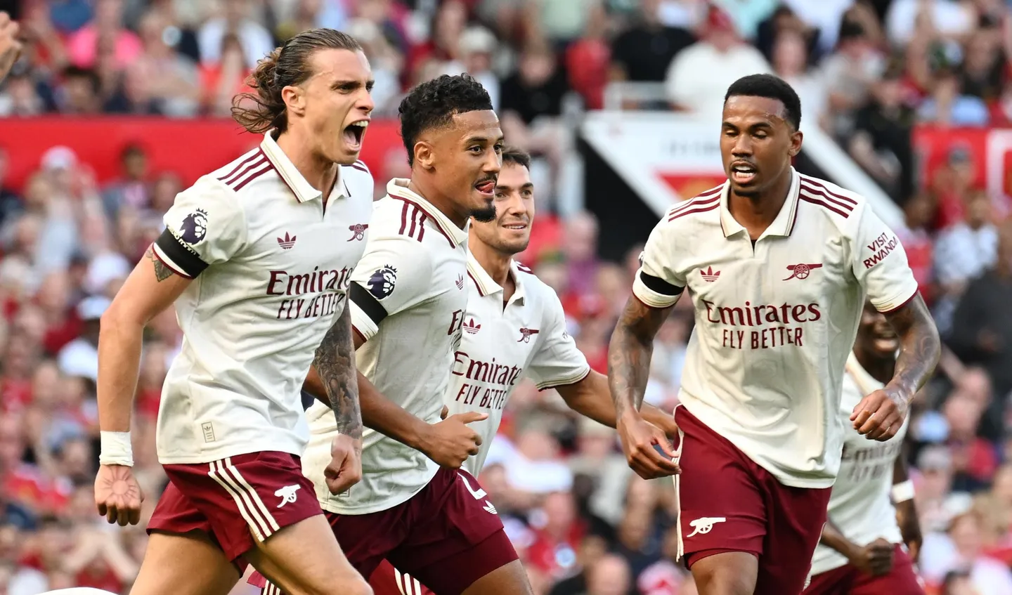 Arsenal sở hữu hàng thủ mạnh mẽ