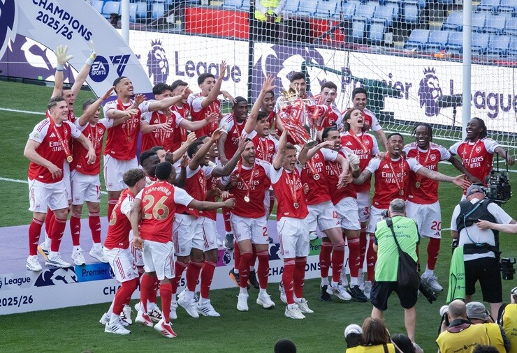 Arsenal đang là đương kim vô địch Ngoại hạng Anh
