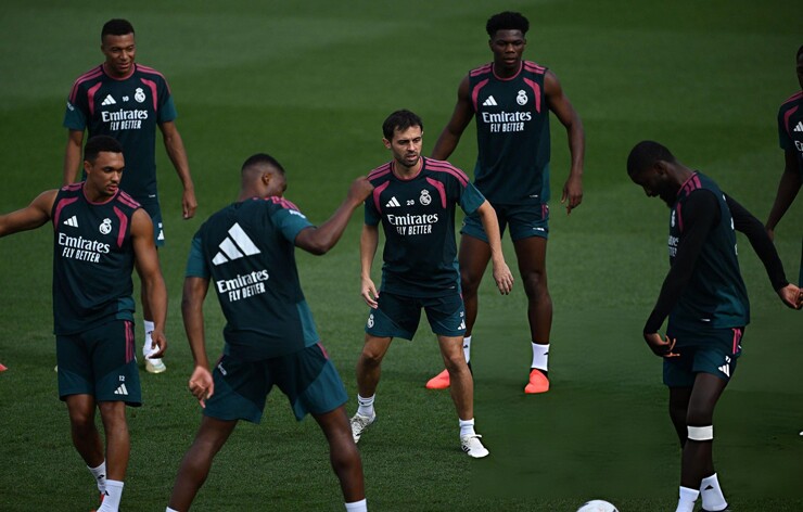 Mourinho tiết lộ tương lai Vinicius