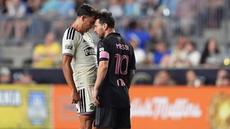 Messi xô xát với&nbsp;Quinn Sullivan