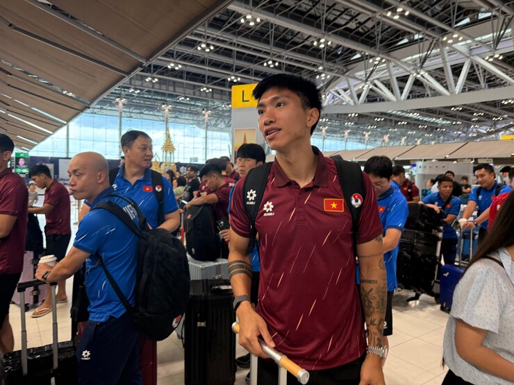 ĐT Việt Nam hân hoan về nước sau chiến thắng Thái Lan, chờ nâng cúp AFF Cup ở Mỹ Đình - 6
