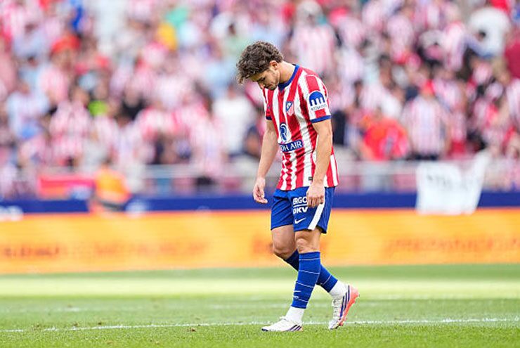 Julian Alvarez bị tất cả các CĐV Atletico nhắm vào trong trận gặp Villarreal