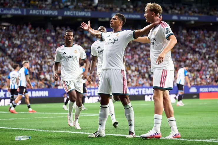 Tân binh 1m94 cứu rỗi Mourinho & Real, Liverpool – Man City khiến đối thủ “phát điên” phút bù giờ - 1