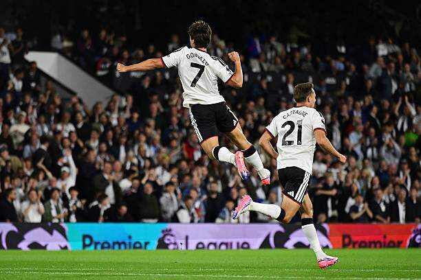 Gonzalo Garcia ăn mừng bàn thắng đầu tiên cho Fulham