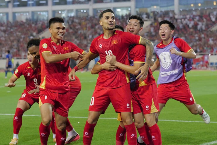 Chùm ảnh ĐT Việt Nam đấu Thái Lan, vỡ òa ăn mừng chức vô địch AFF Cup - 7