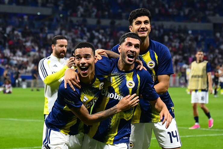 Fenerbahce giành vé dự Cúp C1