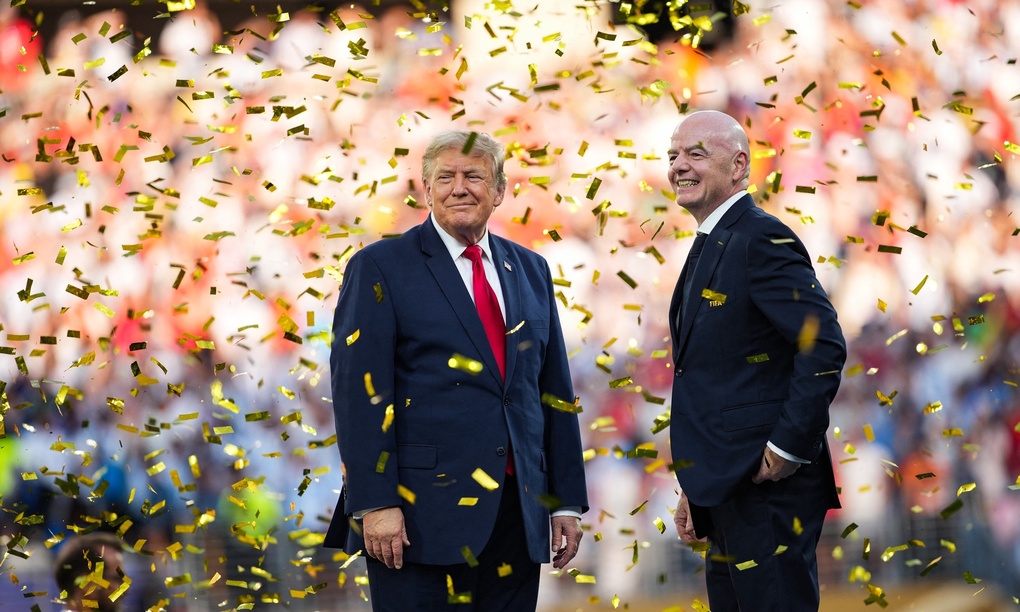 Ông Infantino và Tổng thống Mỹ Donald Trump theo dõi đội tuyển Tây Ban Nha ăn mừng sau khi đánh bại Argentina trong trận chung kết World Cup 2026 ngày 19/7. Ảnh: AFP