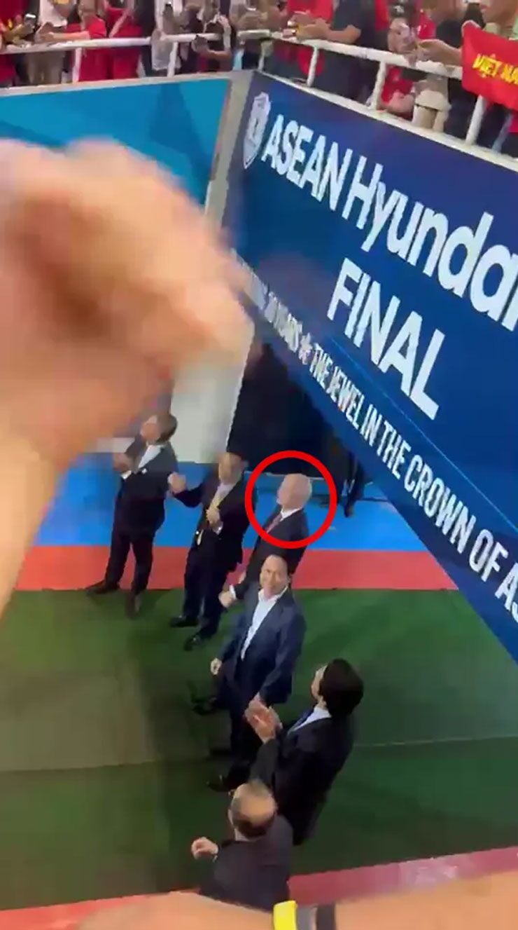 Chủ tịch FIFA Infantino đối mặt vụ kiện hình sự từ UEFA, bị CĐV chỉ trích ở Việt Nam - 2