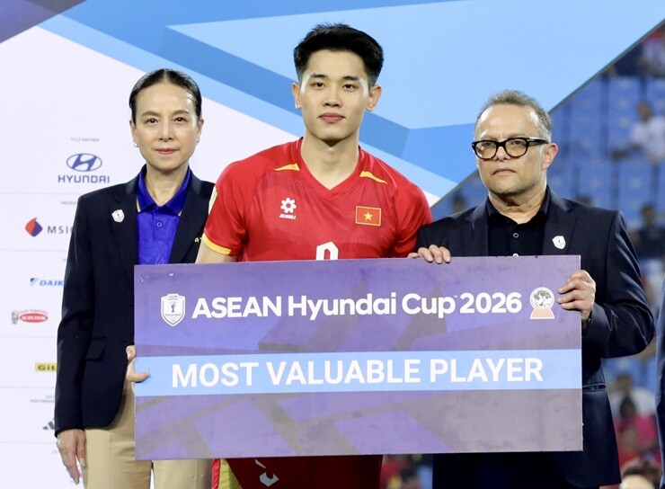 Đình Bắc đoạt Cầu thủ xuất sắc nhất AFF Cup 2026
