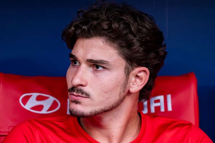 Barcelona quyết không nhượng bộ Arsenal trong cuộc đua giành Julian Alvarez - 1