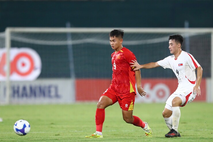 U20 Việt Nam chơi tự tin trước U20 Triều Tiên trong hiệp 1