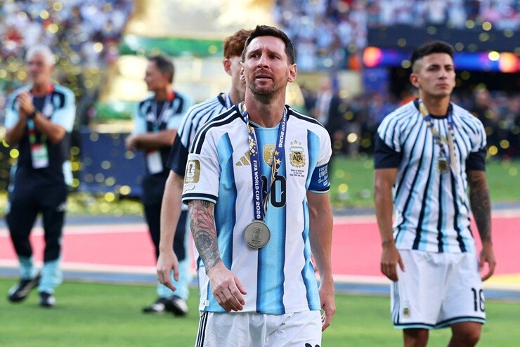 Messi tuyên bố giã từ đội tuyển Argentina