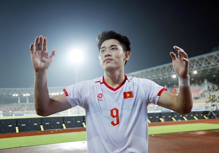 3 kịch bản Đình Bắc "xuất ngoại" sau AFF Cup: Nên tới J-League hay châu Âu? - 2
