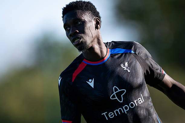 Ismaila Sarr đã từ chối thi đấu cho Palace nhưng vẫn không được chuyển sang Liverpool