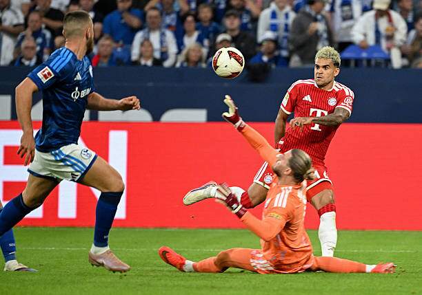 Karius từ chối một loạt cơ hội của Bayern