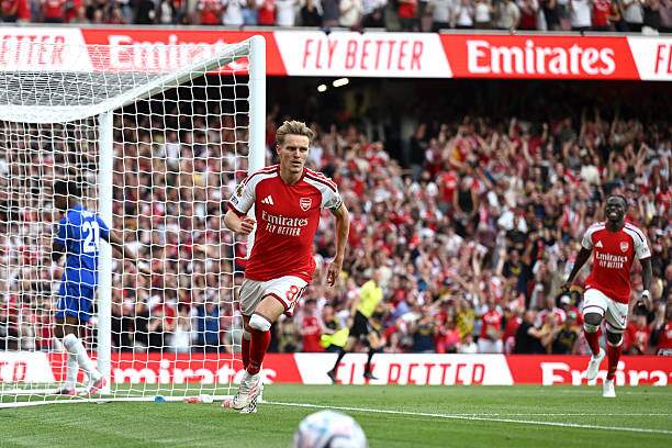 Martin Odegaard mang lại chiến thắng cho Arsenal để họ tiếp tục mạch toàn thắng